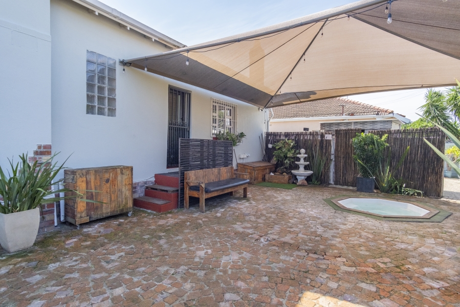 5 Bedroom Property for Sale in Wynberg Western Cape